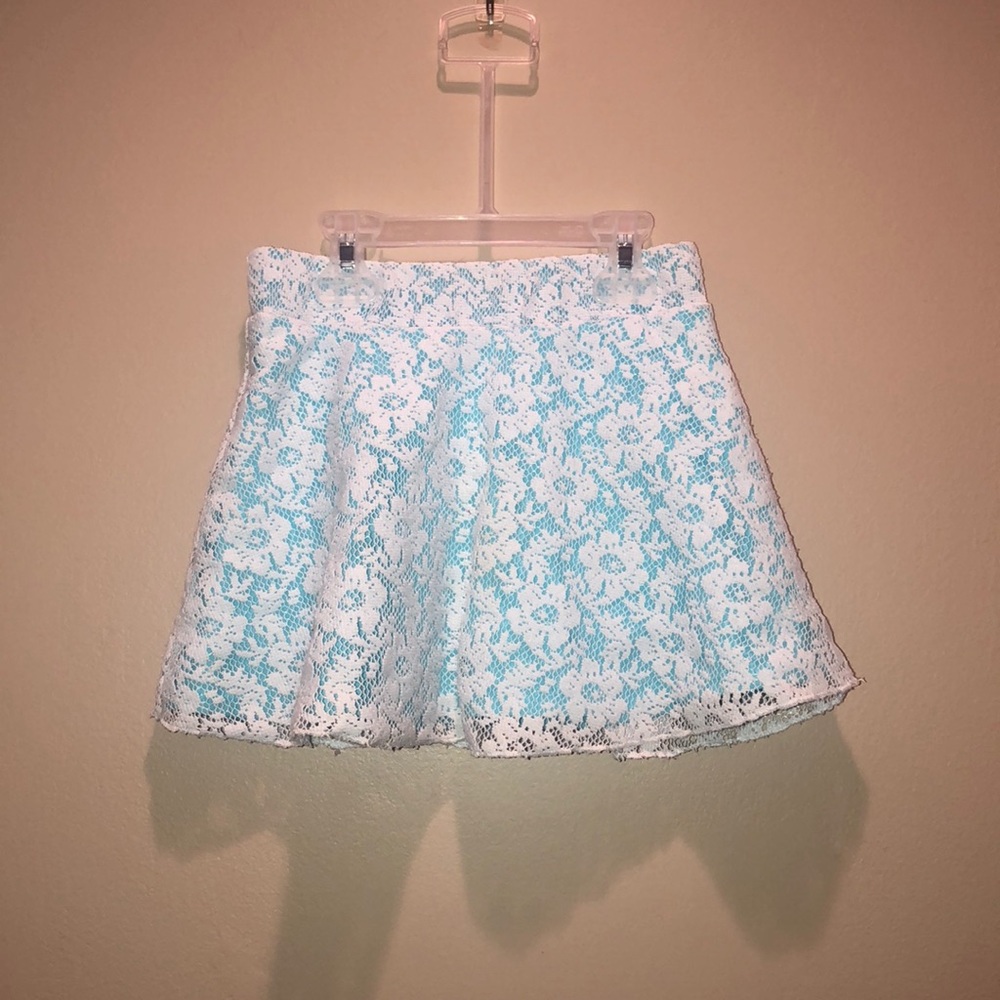 Girls size 6x white lace skirt
